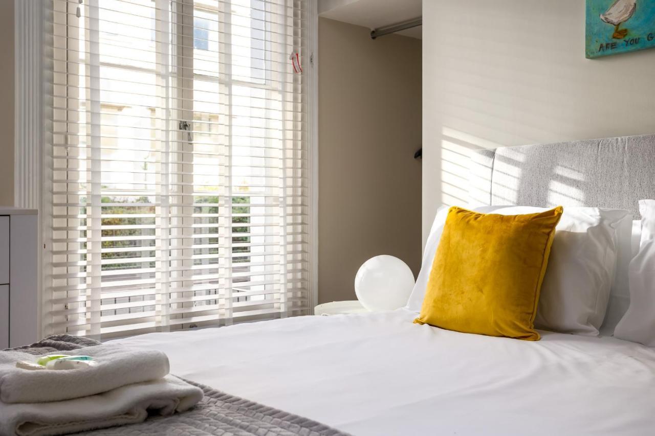 Contemporary Ground Floor Apartment - Town Centre With Parking! Cheltenham Esterno foto
